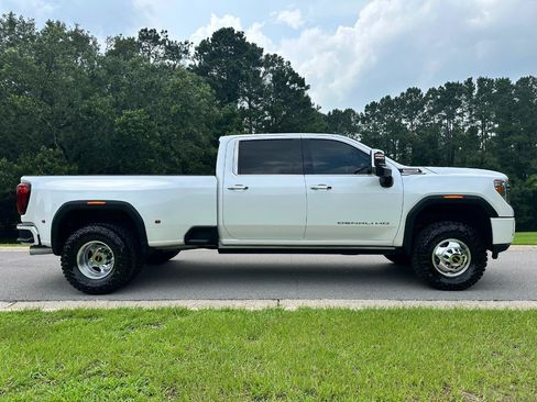 Used 2022 GMC Sierra 3500 Denali w/ Denali Ultimate Package AWD/4WD image 4