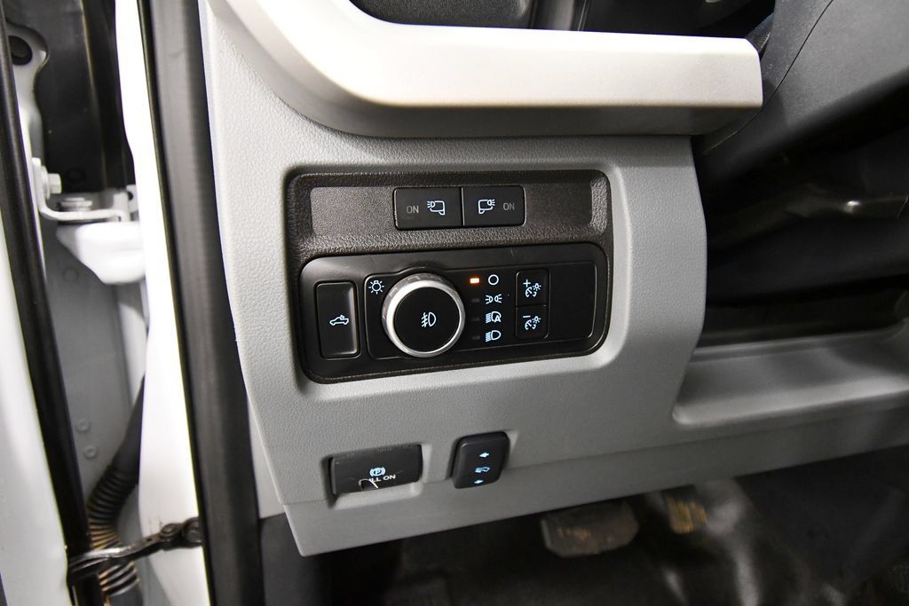 Used 2024 Ford F350 XLT w/ FX4 Off-Road Package AWD/4WD image 18