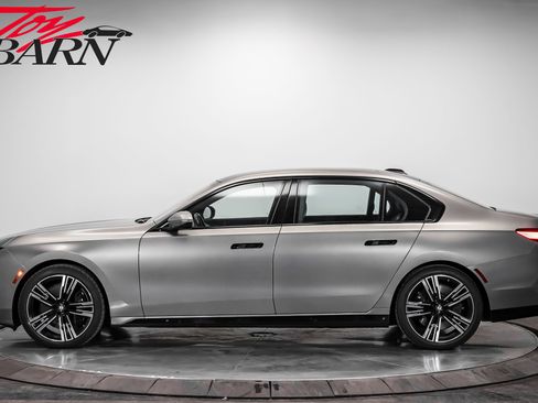 Used 2024 BMW 760i xDrive 760i xDrive w/ Executive Package image 2