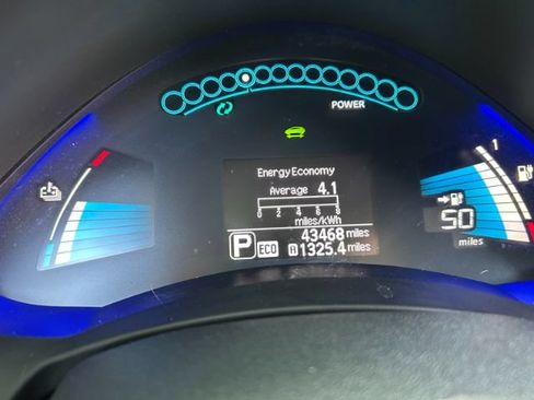 Used 2015 Nissan Leaf SL FWD image 15
