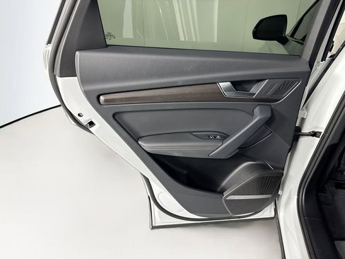Certified 2025 Audi Q5 e Premium Plus w/ Premium Plus Package image 26