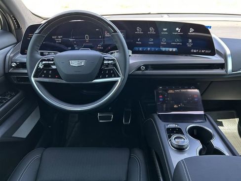 New 2026 Cadillac Vistiq Luxury image 11