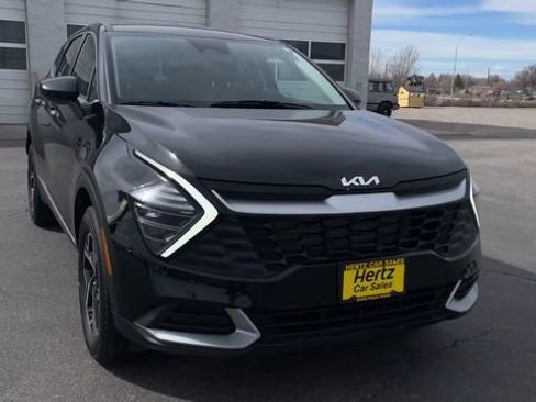 Used 2025 Kia Sportage LX image 4