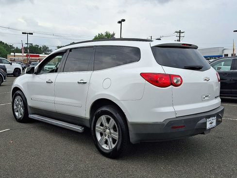Used 2010 Chevrolet Traverse LT w/ Personal Connectivity Package FWD image 5