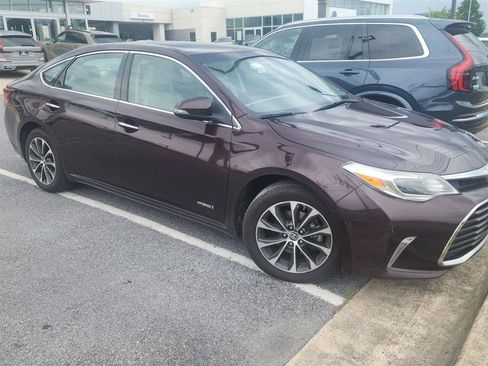 Used 2016 Toyota Avalon XLE Premium FWD image 2