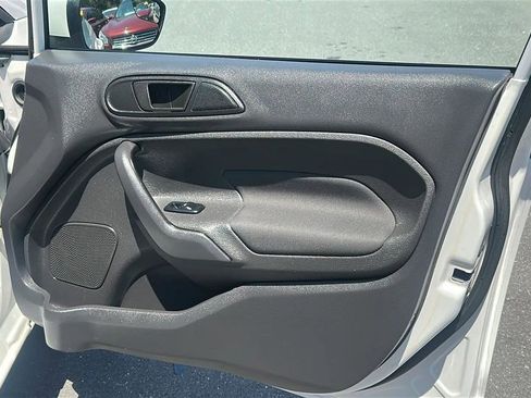 Used 2017 Ford Fiesta SE FWD image 27