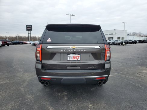 Used 2021 Chevrolet Suburban Premier w/ Premium Package image 5