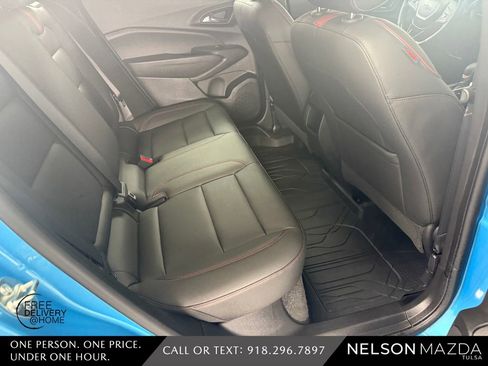 Used 2025 Chevrolet Trax RS w/ Driver Confidence Package FWD image 38