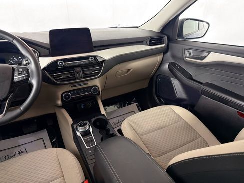 Used 2022 Ford Escape SE w/ Cold Weather Package image 22