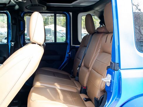 Used 2021 Jeep Wrangler Unlimited Sahara w/ Cold Weather Group image 16