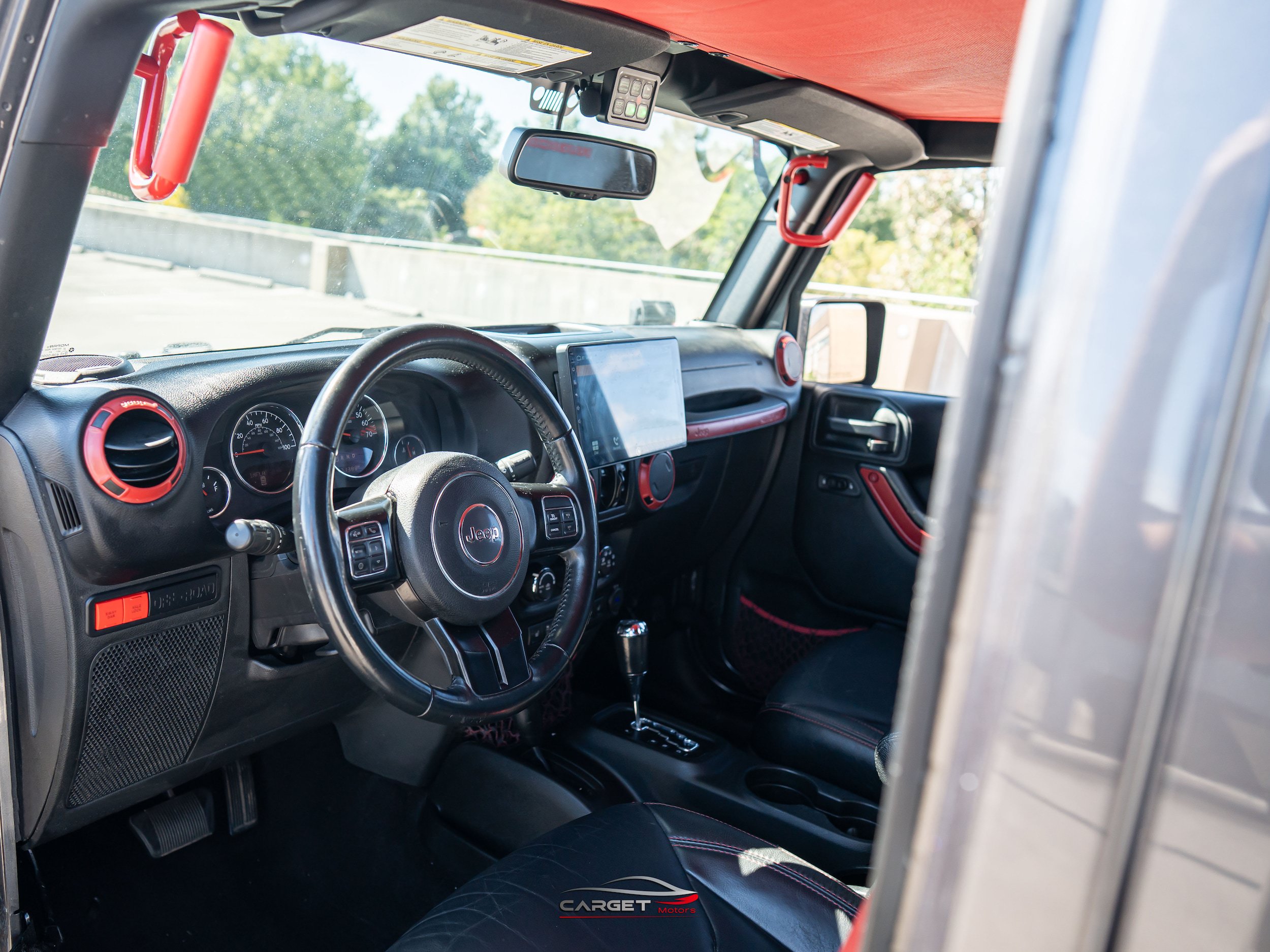 Used 2017 Jeep Wrangler Unlimited Rubicon AWD/4WD image 13
