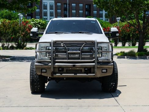 Used 2017 Ford F250 Lariat w/ Lariat Ultimate Package AWD/4WD image 4
