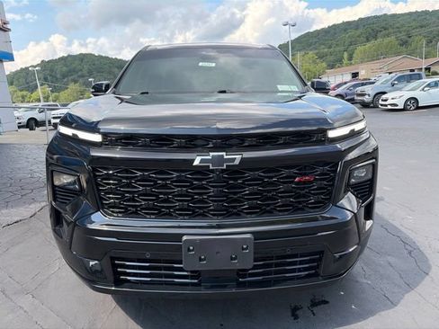Used 2024 Chevrolet Traverse RS AWD/4WD image 2