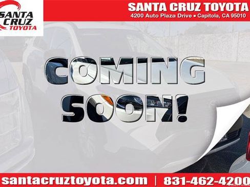 Certified 2025 Toyota Corolla Cross LE image 1