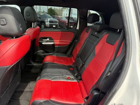 Used 2021 Mercedes-Benz GLB 250 image 24