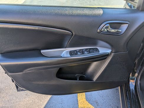 Used 2019 Dodge Journey SE w/ Premium Group image 14