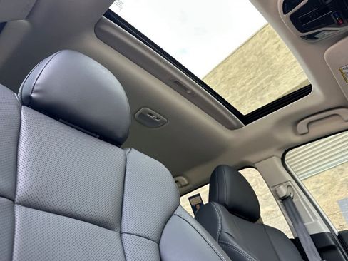 Used 2025 Subaru Outback Limited image 16