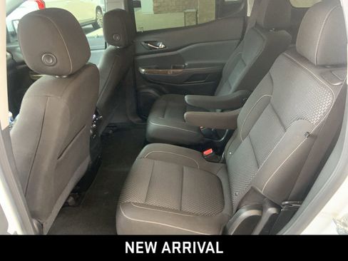 Certified 2023 GMC Acadia SLE w/ LPO, Cargo Package image 6