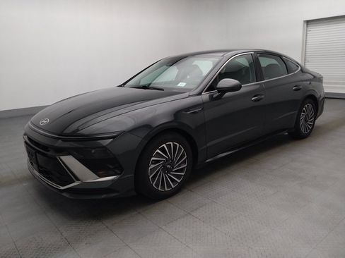 Used 2025 Hyundai Sonata SEL FWD image 2