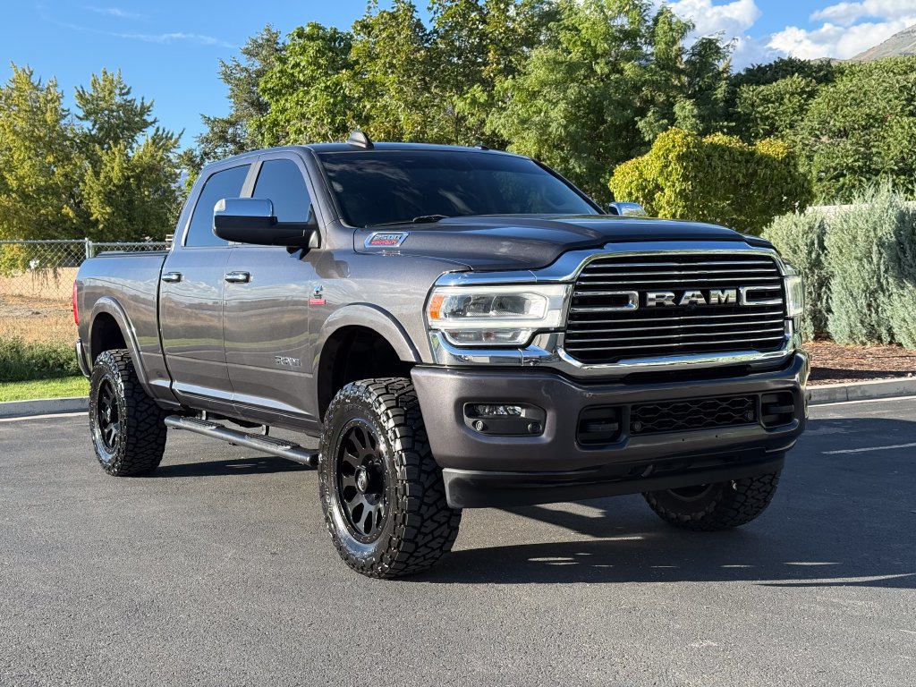 Used 2022 RAM 2500 Laramie AWD/4WD image 1