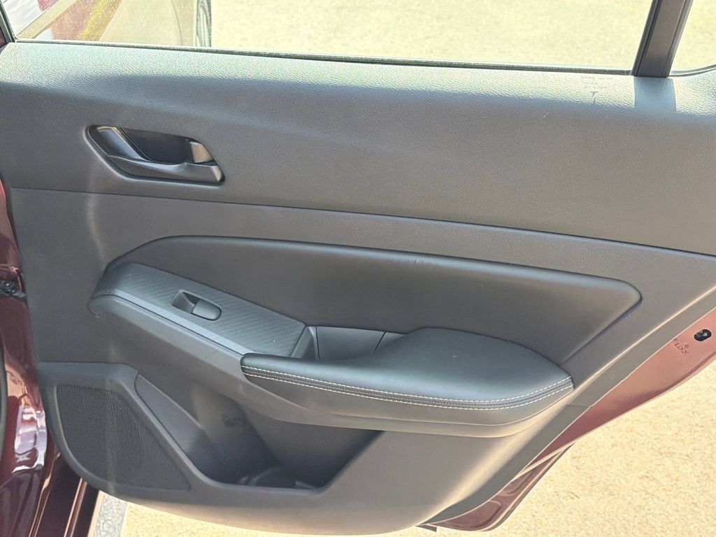 Used 2024 Nissan Altima 2.5 SV FWD image 16