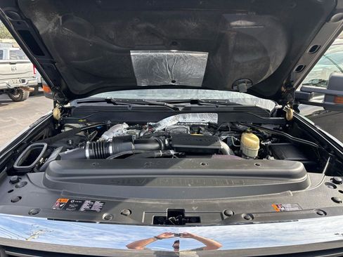 Used 2018 Chevrolet Silverado 2500 LT w/ LT Convenience Package image 16