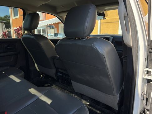 Used 2018 RAM 3500 Tradesman w/ Chrome Appearance Group image 30