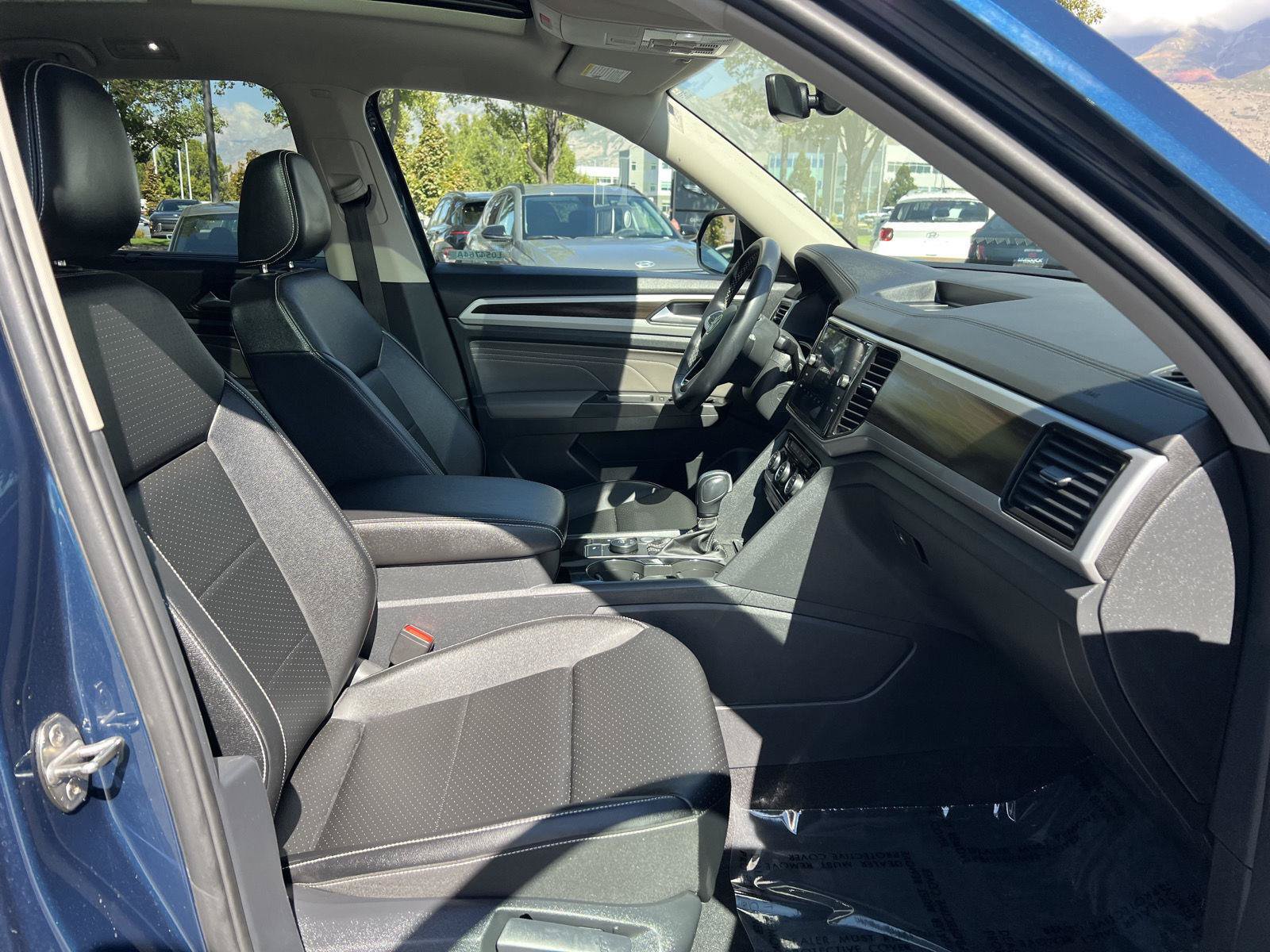 Used 2023 Volkswagen Atlas SE AWD/4WD image 4