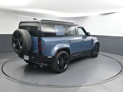 Certified 2023 Land Rover Defender 110 X-Dynamic SE image 25