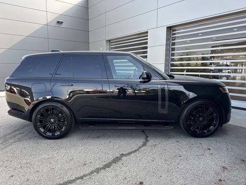 Certified 2025 Land Rover Range Rover Autobiography AWD/4WD image 9