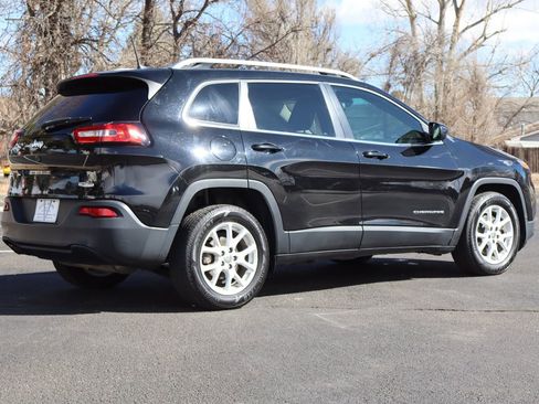 Used 2017 Jeep Cherokee Latitude image 5
