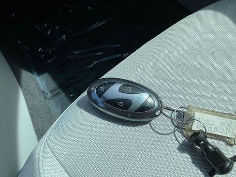 Used 2025 Hyundai Kona SEL image 21