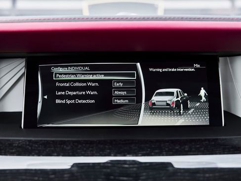 Used 2023 Rolls-Royce Phantom Sedan RWD image 91