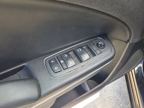 Used 2020 Dodge Charger SXT w/ Leather Interior Group RWD image 12