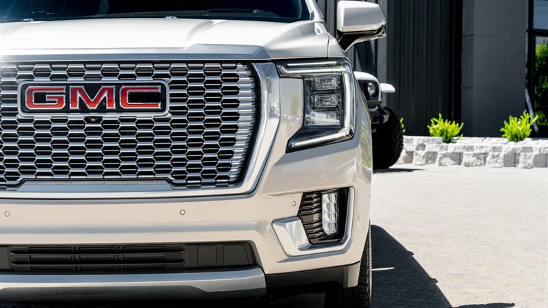 Used 2021 GMC Yukon Denali w/ Denali Ultimate Package AWD/4WD image 10