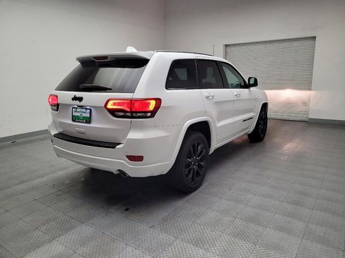 Used 2018 Jeep Grand Cherokee Altitude image 9