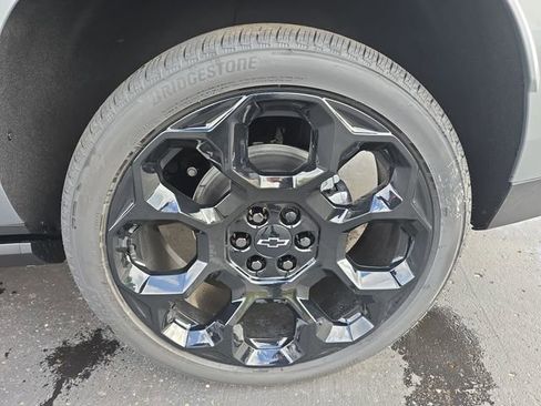 New 2026 Chevrolet Suburban High Country w/ LPO, Illumination Package AWD/4WD image 35