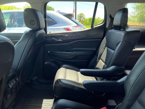 Used 2017 GMC Acadia SLT FWD image 28