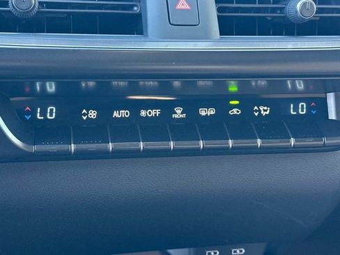 New 2026 Lexus UX 300h FWD image 18