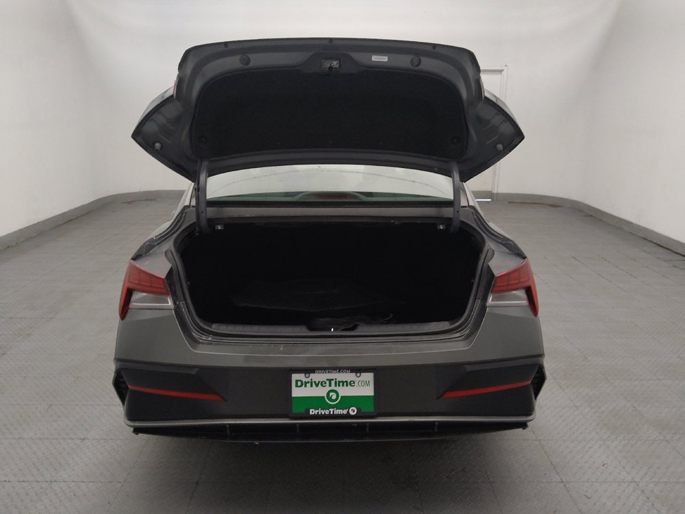 Used 2025 Hyundai Elantra SEL FWD image 29