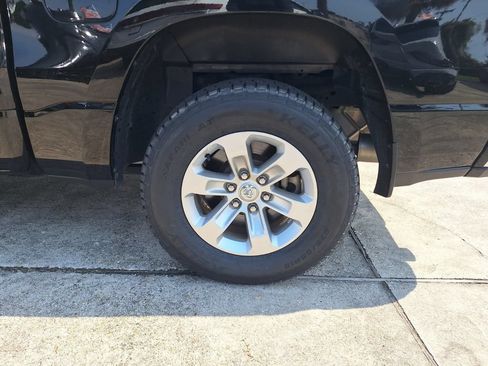 Used 2024 RAM 1500 Laramie RWD image 24