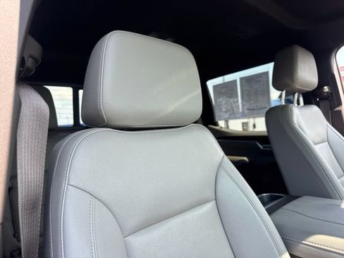 Used 2023 GMC Sierra 1500 SLT w/ SLT Convenience Package AWD/4WD image 29