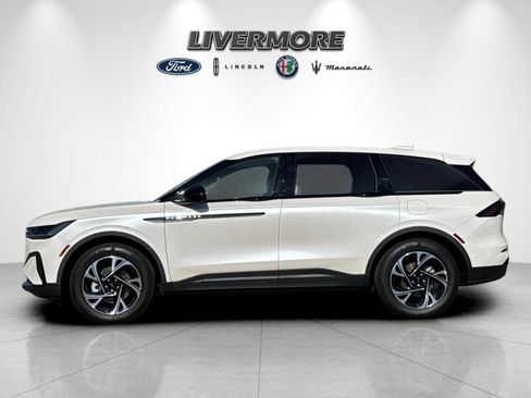 Used 2026 Lincoln Nautilus Premier w/ Equipment Group 102A AWD/4WD image 6