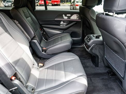 New 2026 Mercedes-Benz GLS 580 4MATIC image 18