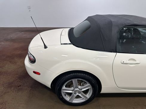 Used 2007 MAZDA MX-5 Miata Sport RWD image 39