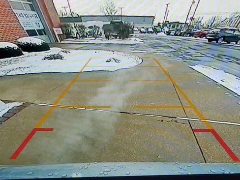 New 2025 Chevrolet Trax RS w/ Sunroof Package image 28