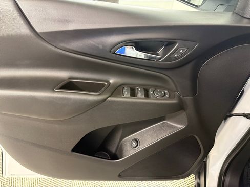 Used 2022 Chevrolet Equinox LT FWD image 10