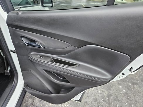 Used 2021 Buick Encore Preferred image 12