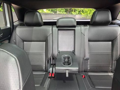 Used 2023 Volkswagen Atlas Cross Sport SEL R-Line AWD/4WD image 19