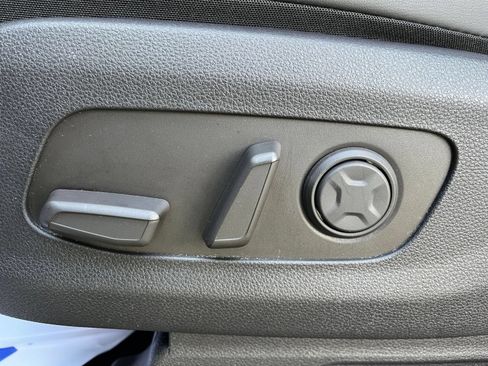 Used 2026 Kia Carnival FWD image 22